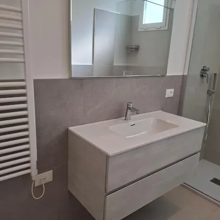New With Seaview Terrace 5 Lejlighed Pietra Ligure
