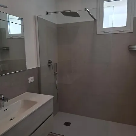 New With Seaview Terrace 5 *