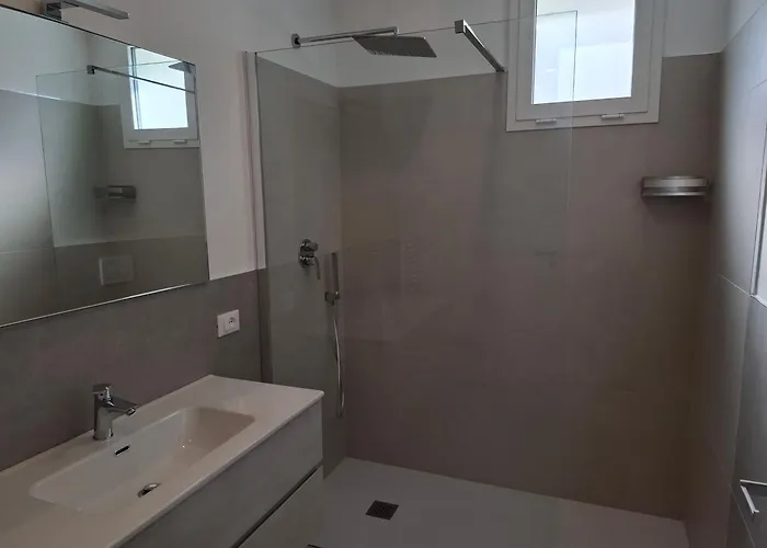 New With Seaview Terrace 5 *